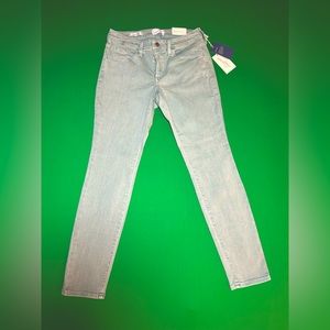 Super cute!💕 Never worn sage green skinny jeans!